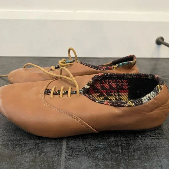 Moccassin flats - Picture 3 of 4